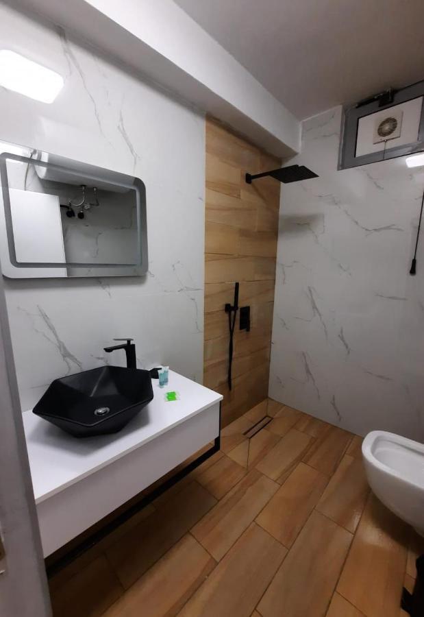 Modern Apartment Korca 3 Eksteriør billede